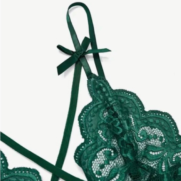 Green Floral Lace Bralette & Panties Lingerie Set Small Adjustable Bra Straps - Picture 3 of 7